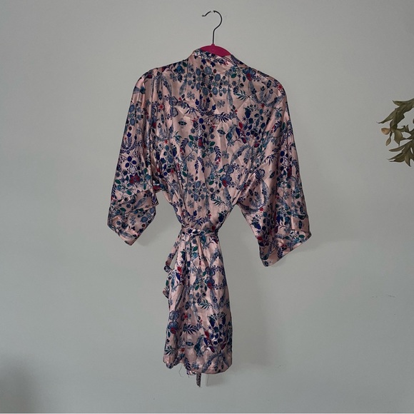 VS Satin Robe - Picture 4 of 4